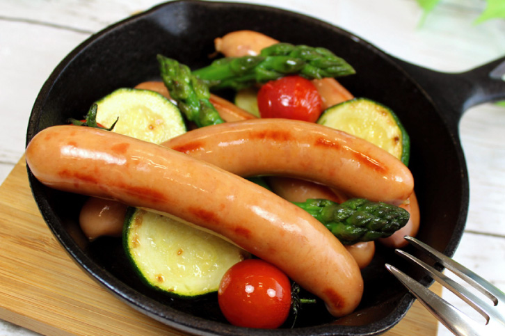 ウインナーと野菜のスキレット焼き