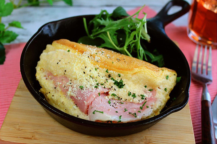 ロースハムのふわふわオムレツ